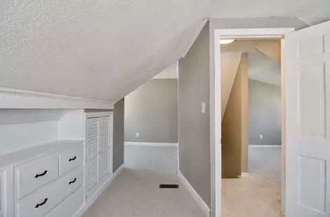 Entry Way - 511 Parker St, Springfield, MA 01129 photo 3 of 3
