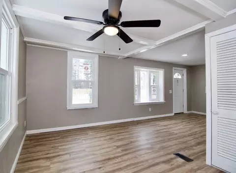 Living - 511 Parker St, Springfield, MA 01129 photo 3 of 9