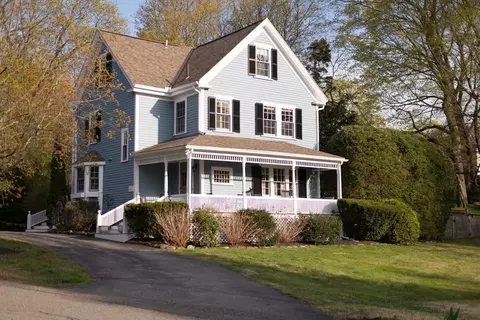 20 Maple Rd, Weston, MA 02493 photo 2