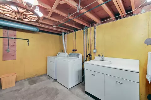 1037 Parker St, Springfield, MA 01129 photo 39