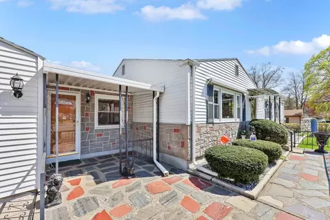 1037 Parker St, Springfield, MA 01129 photo 9