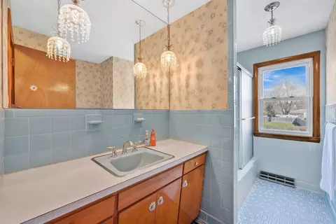 1037 Parker St, Springfield, MA 01129 photo 24