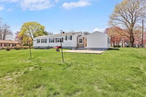 1037 Parker St, Springfield, MA 01129 photo 6
