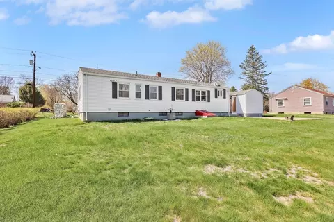 1037 Parker St, Springfield, MA 01129 photo 4