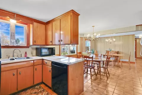 1037 Parker St, Springfield, MA 01129 photo 15