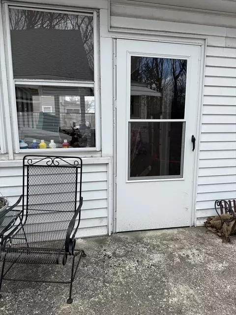 Exterior - 87 Weaver Rd, Springfield, MA 01107 photo 2 of 7