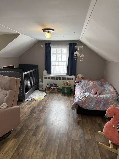 Bedroom - 87 Weaver Rd, Springfield, MA 01107 photo 4 of 5