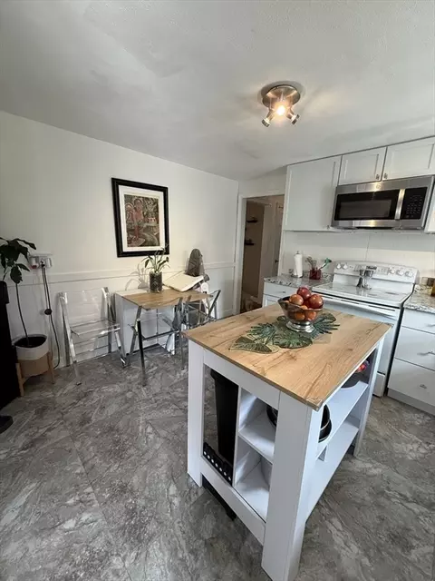 Kitchen - 87 Weaver Rd, Springfield, MA 01107 photo 2 of 3