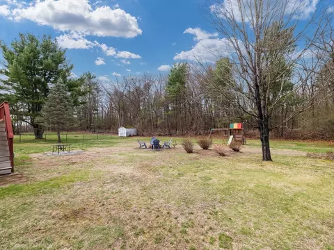 13 Independence Ln, Millis, MA 02054 photo 24