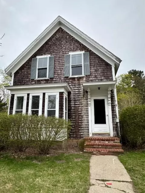 12 Maple Ave, Kingston, MA 02364