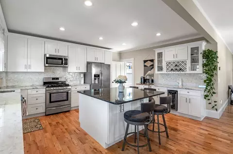 12 Rice St #2, Salem, MA 01970