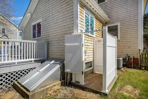 Exterior - 39 Onset Ave, Buzzards Bay, MA 02532 photo 4 of 7