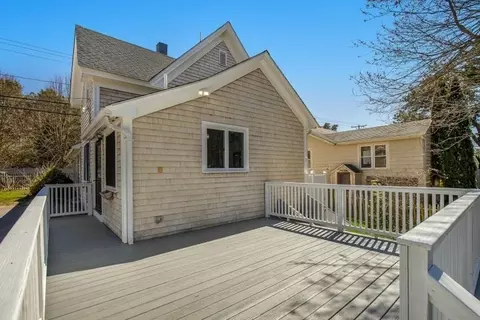 Exterior - 39 Onset Ave, Buzzards Bay, MA 02532 photo 3 of 7