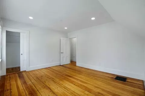 Bedroom - 39 Onset Ave, Buzzards Bay, MA 02532 photo 3 of 5