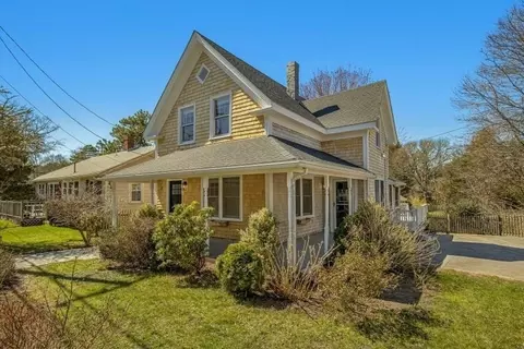 Exterior - 39 Onset Ave, Buzzards Bay, MA 02532 photo 1 of 7