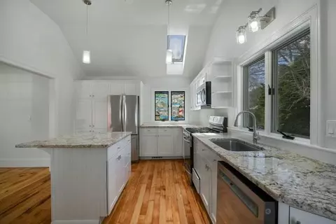 Kitchen - 39 Onset Ave, Buzzards Bay, MA 02532 photo 3 of 3