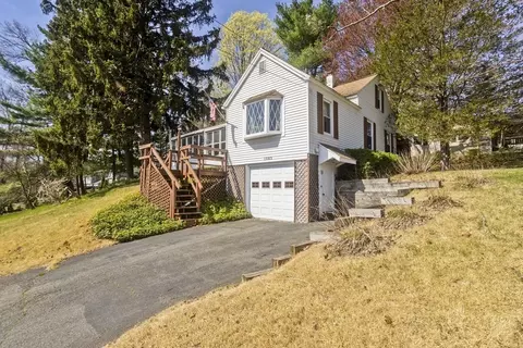 1083 Homestead, Holyoke, MA 01040