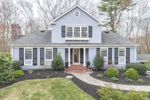 4 Evergreen Ln, Cohasset, MA 02025