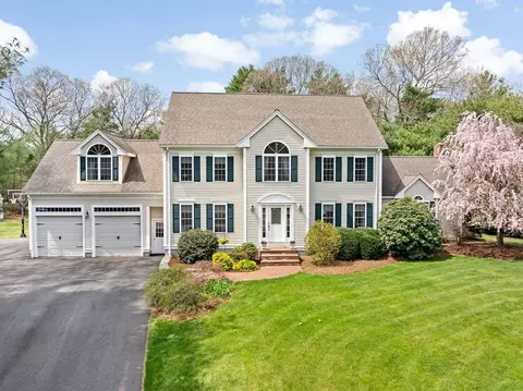 14 Hitching Post Rd, Lakeville, MA 02347