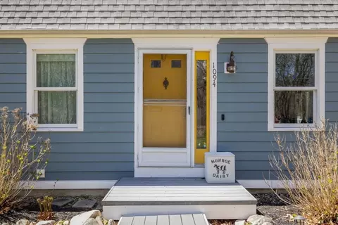 1094 Broad Rock Rd, South Kingstown, RI 02879