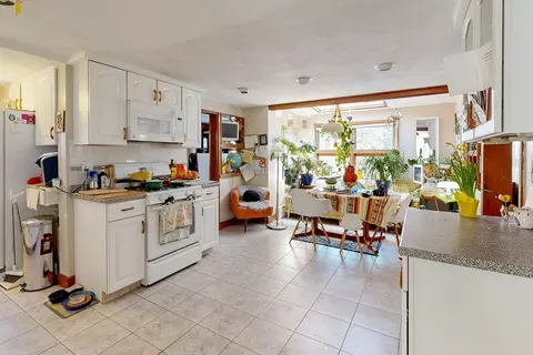 84 Linden St, Everett, MA 02149 photo 10