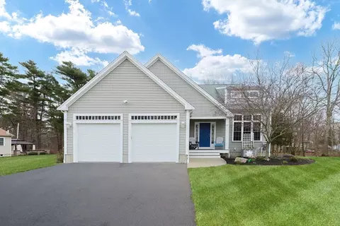 59 Pond Hill Dr, Fall River, MA 02720