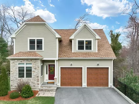 7 Pheasantwood Dr, Wakefield, MA 01880