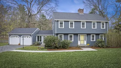 21 Winsor Ln, Topsfield, MA 01983