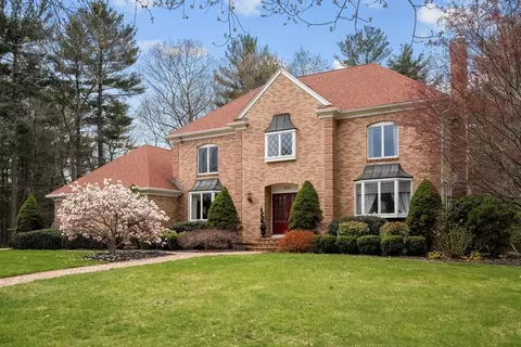231 Manns Dr, Hanover, MA 02339