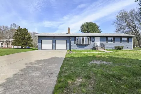 1493 Meridian St, Fall River, MA 02720