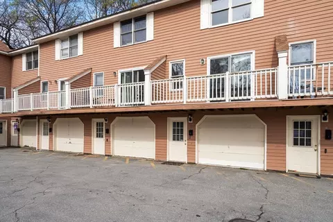 23 Madonna Cir #23, Lowell, MA 01854