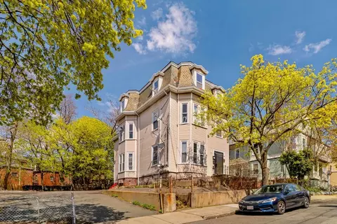 34 Pinckney St, Somerville, MA 02145