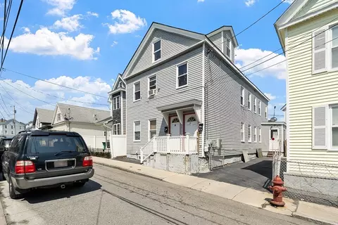 24-26 Abbott St, Lowell, MA 01852