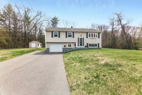 58 Oak Knoll Dr, Hampden, MA 01036