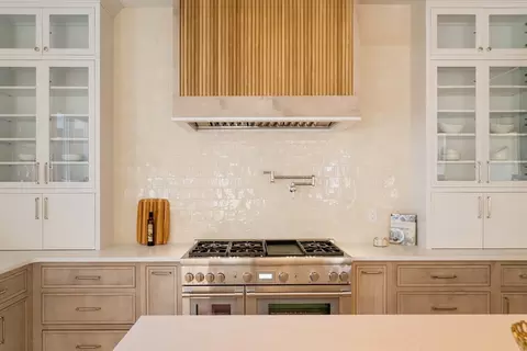 Kitchen - 234 Valley Rd, Needham, MA 02492 photo 2 of 6