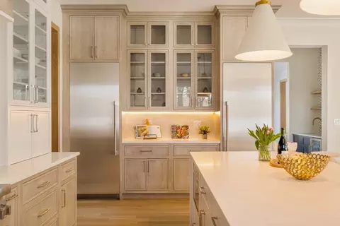 Kitchen - 234 Valley Rd, Needham, MA 02492 photo 5 of 6