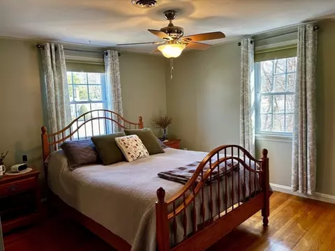 96 Clearbrook Dr, Springfield, MA 01118 photo 13