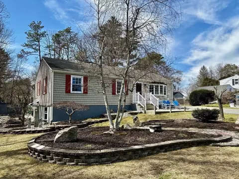 96 Clearbrook Dr, Springfield, MA 01118 photo 41