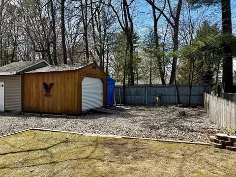 96 Clearbrook Dr, Springfield, MA 01118 photo 23