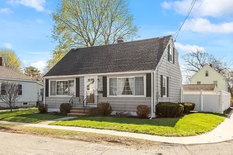 18 Glendale Ave, Peabody, MA 01960