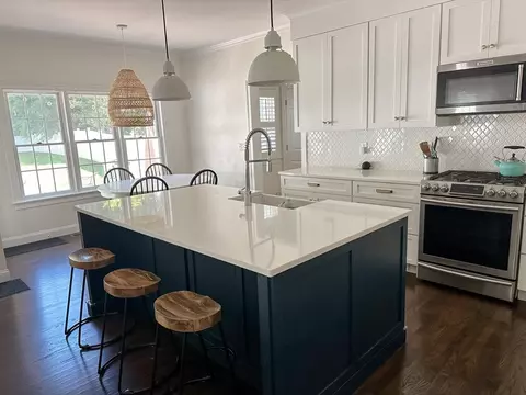 20 Low St #1, Newburyport, MA 01950