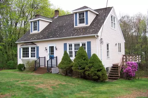 198 Union St, Whitinsville, MA 01588