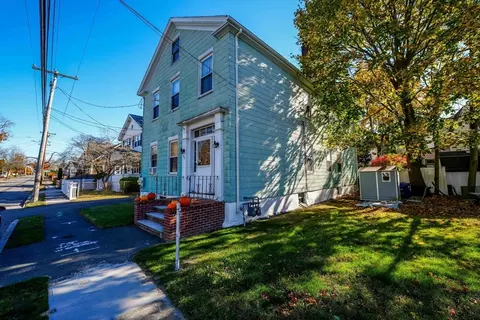 Exterior - 65 Bridge St, Fairhaven, MA 02719 photo 2 of 5