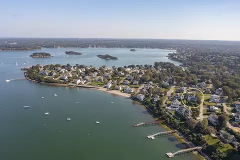 17 Paige St, Hingham, MA 02043