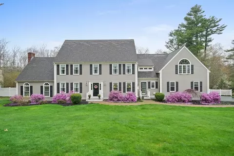 158 Tack Factory Pond Dr, Scituate, MA 02066