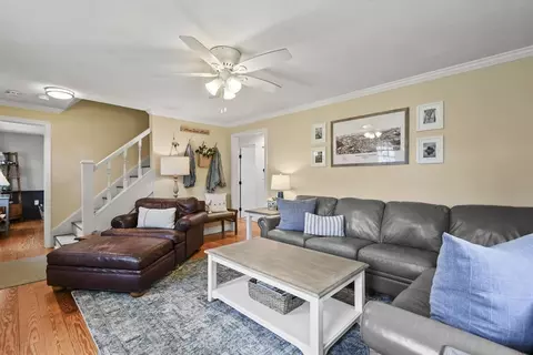 Living - 5 Beech St, Townsend, MA 01469 photo 1 of 3