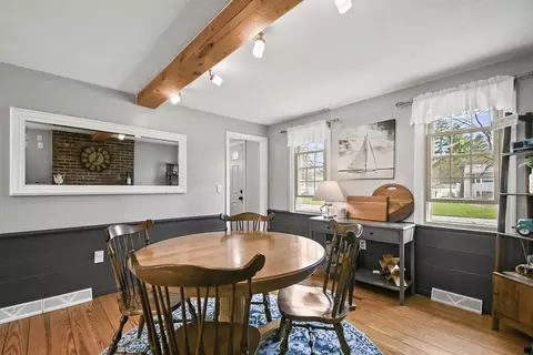 Dining - 5 Beech St, Townsend, MA 01469 photo 3 of 3