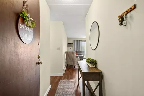 Entry Way - 881 Broadway #32, Everett, MA 02149 photo 4 of 4