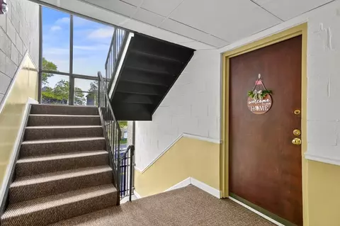 Entry Way - 881 Broadway #32, Everett, MA 02149 photo 3 of 4
