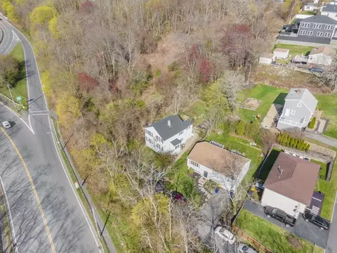 409 Crescent St, Fall River, MA 02720 photo 3
